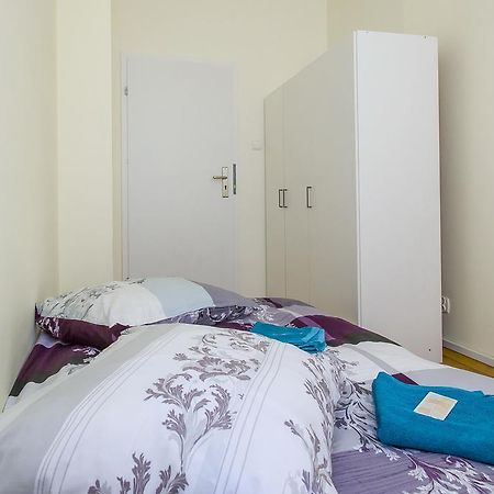 Metro Centrum Guest Rooms Warschau Buitenkant foto