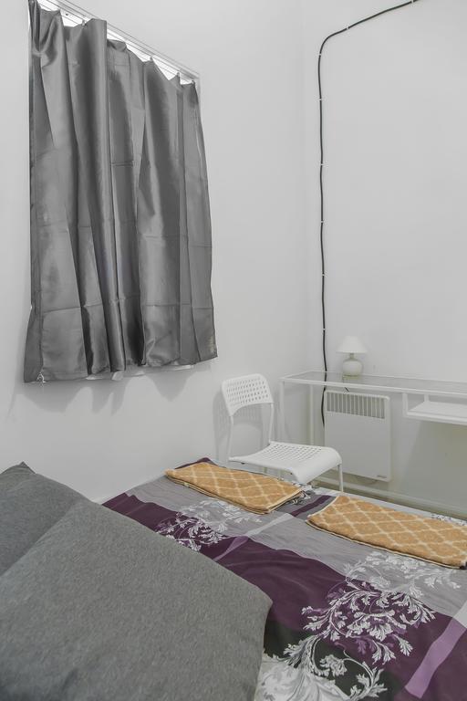 Metro Centrum Guest Rooms Warschau Buitenkant foto