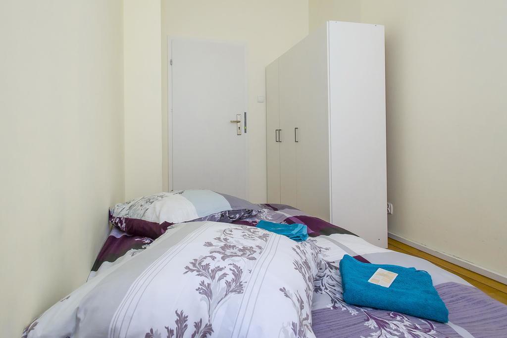 Metro Centrum Guest Rooms Warschau Buitenkant foto